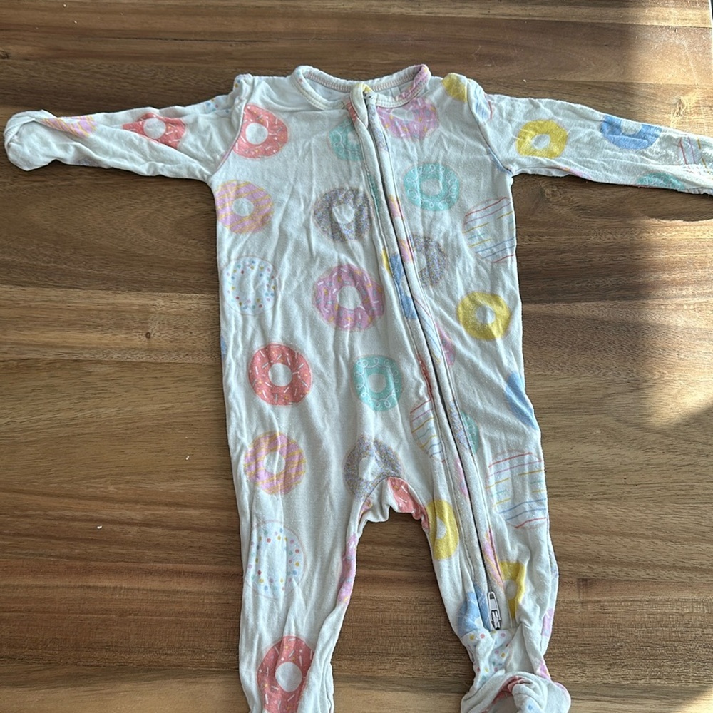 Doughnut onesie - 3-6M
